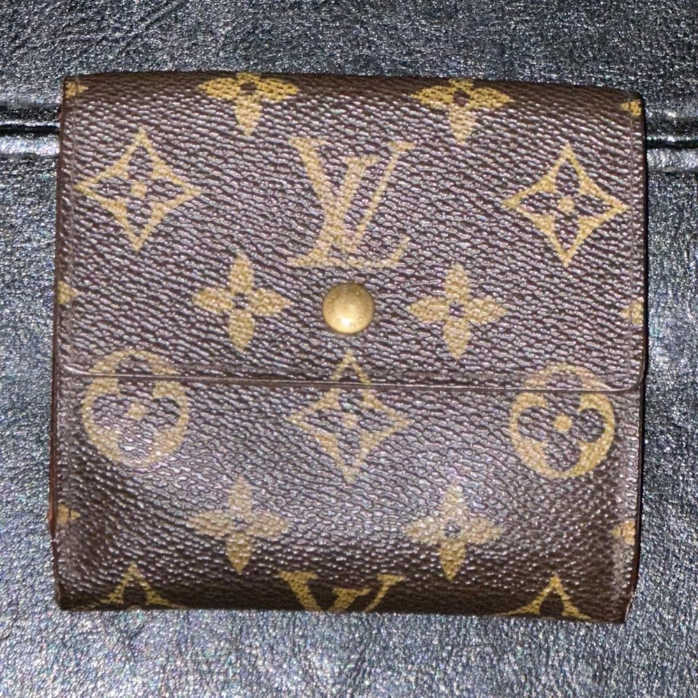 LOUIS VUITTON LV Monogram Elise Wallet - Picture 2 of 8